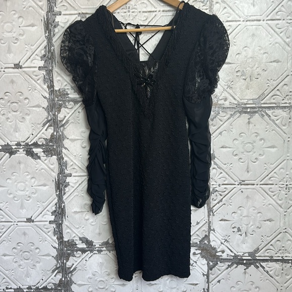 Gorgeous vintage 80s fringe puff sleeve lace dress - Picture 2 of 10